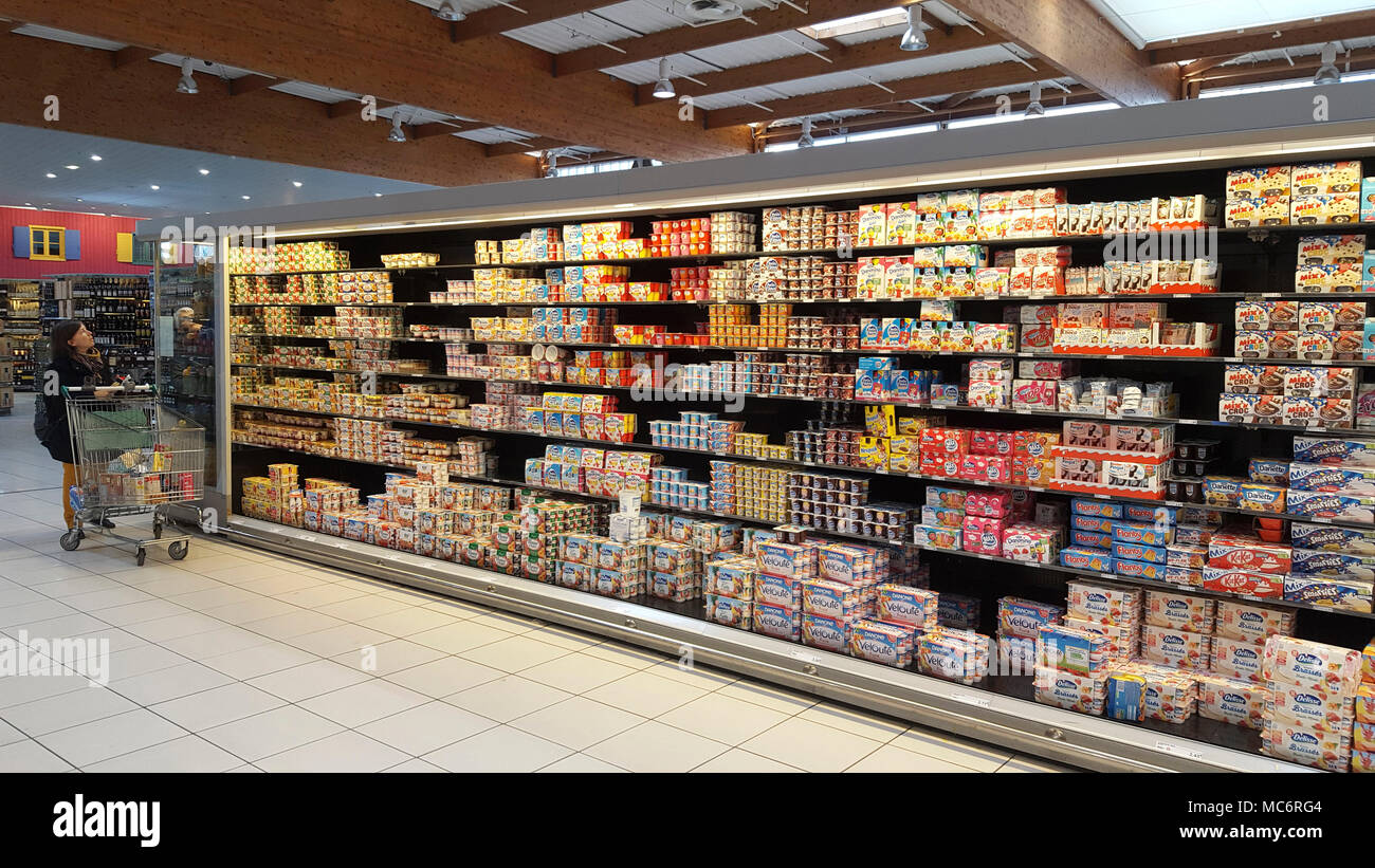 French supermarkets and grocery stores