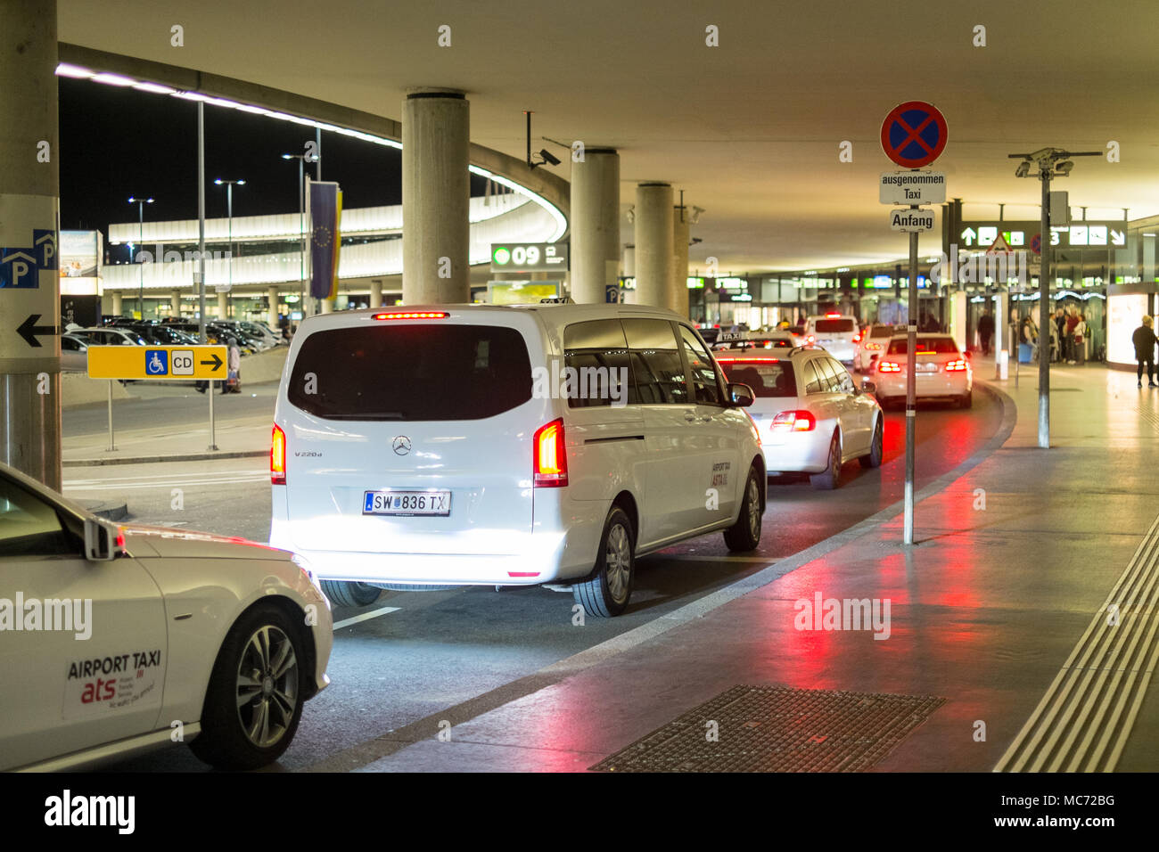 Vienna International Airport VIE arrivals, Wien-Flughafen, 1300 Schwechat,  Austria, Europe Stock Photo - Alamy