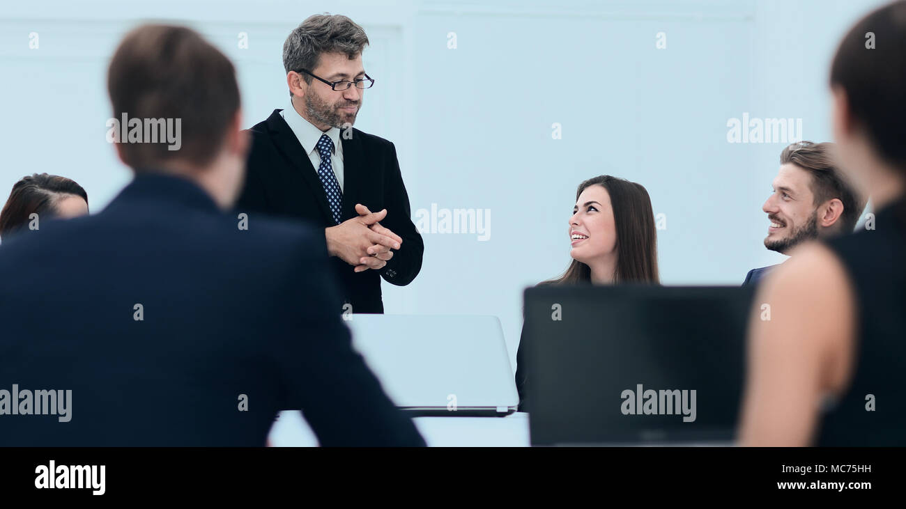 Manager Briefing senior Manager makes a report at the briefing Stock Photo - Alamy