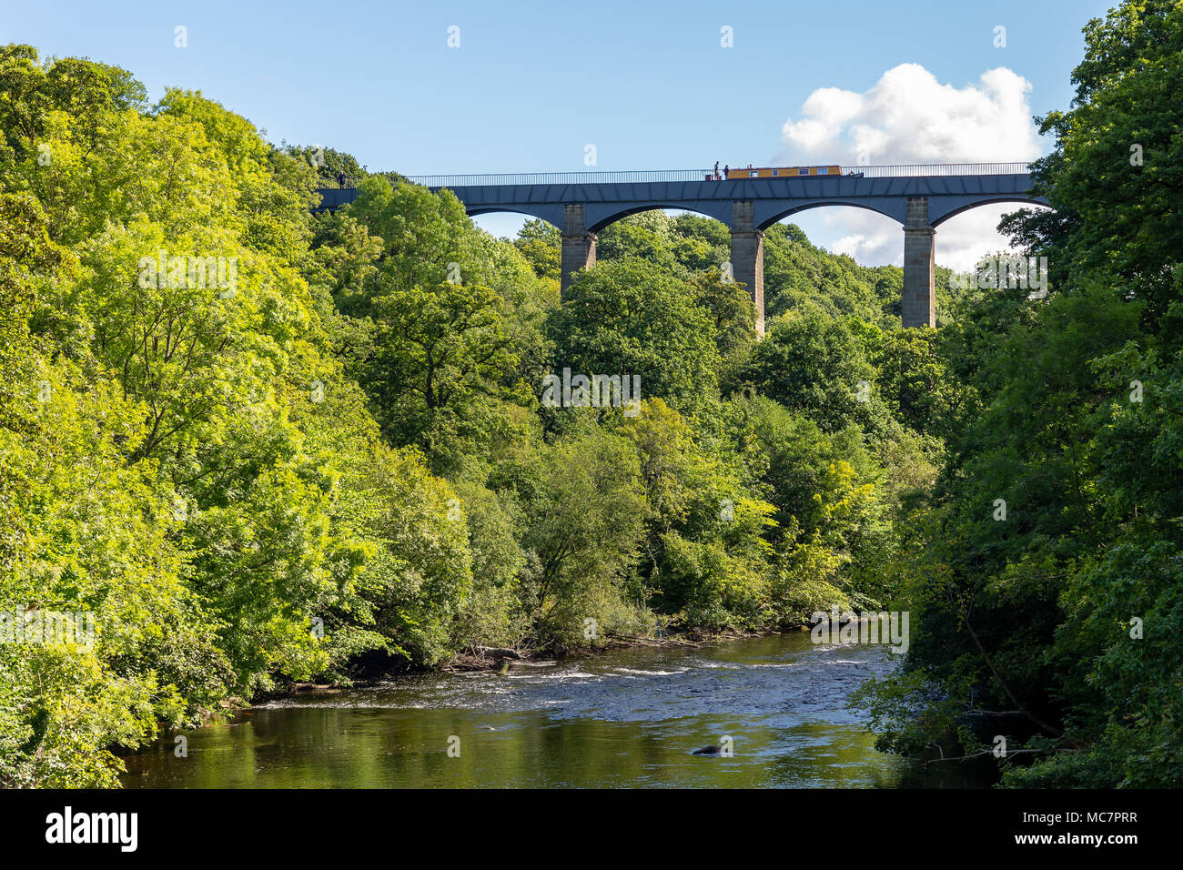 Pontcysyllte aqueduct road hires stock photography and images Alamy