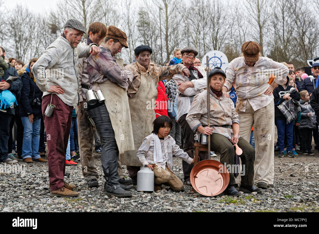 Pictured: Actors during The Man Engine show at the Copper Works in Morfa, Swansea, Wales, UK. Thursday 12 April 2018 Re: The largest mechanical puppet Stock Photo