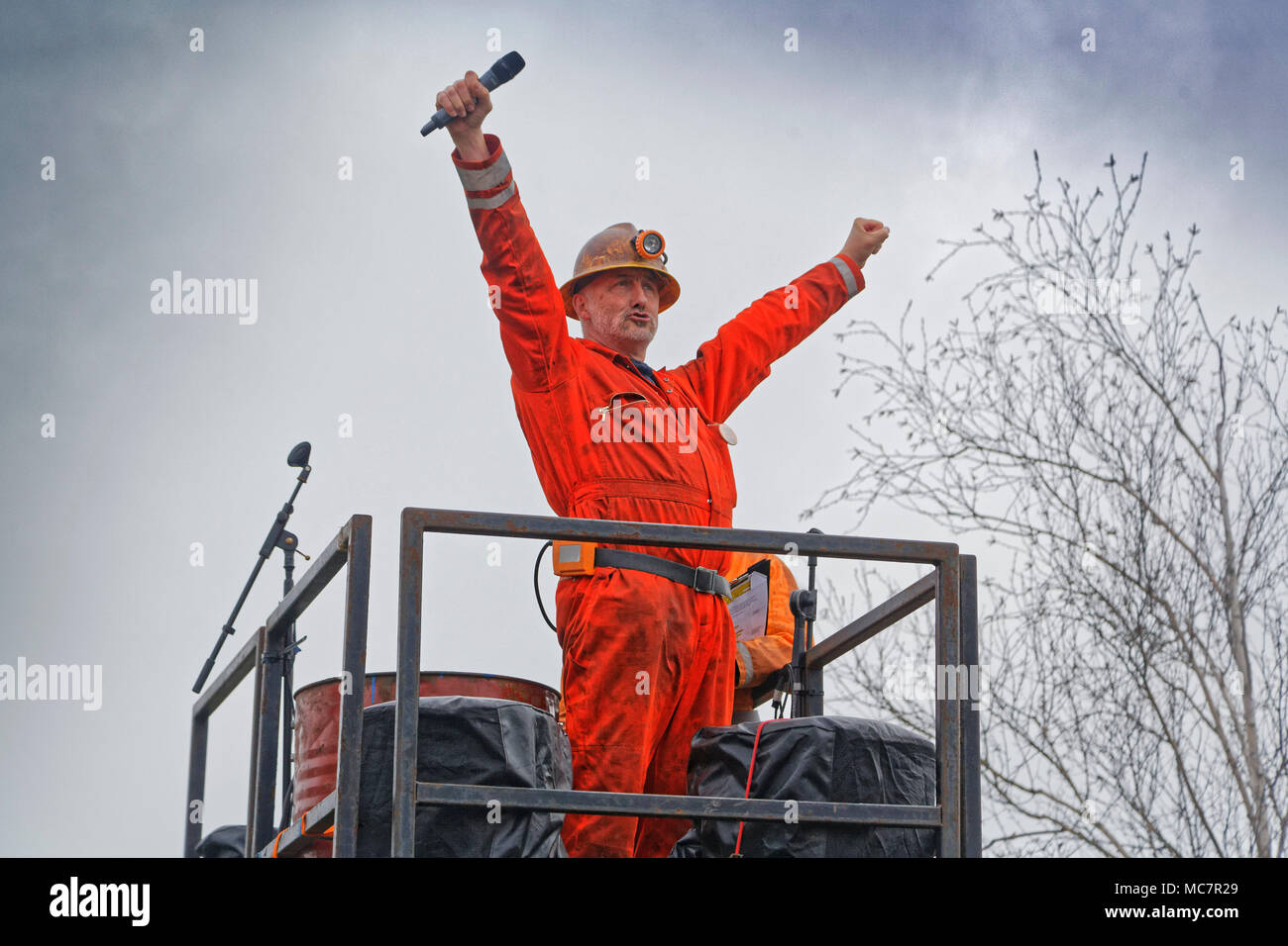 Pictured: An actors speaks to the crowd during The Man Engine show at the Waterfront Museum in Swansea, Wales, UK. Thursday 12 April 2018 Re: The larg Stock Photo