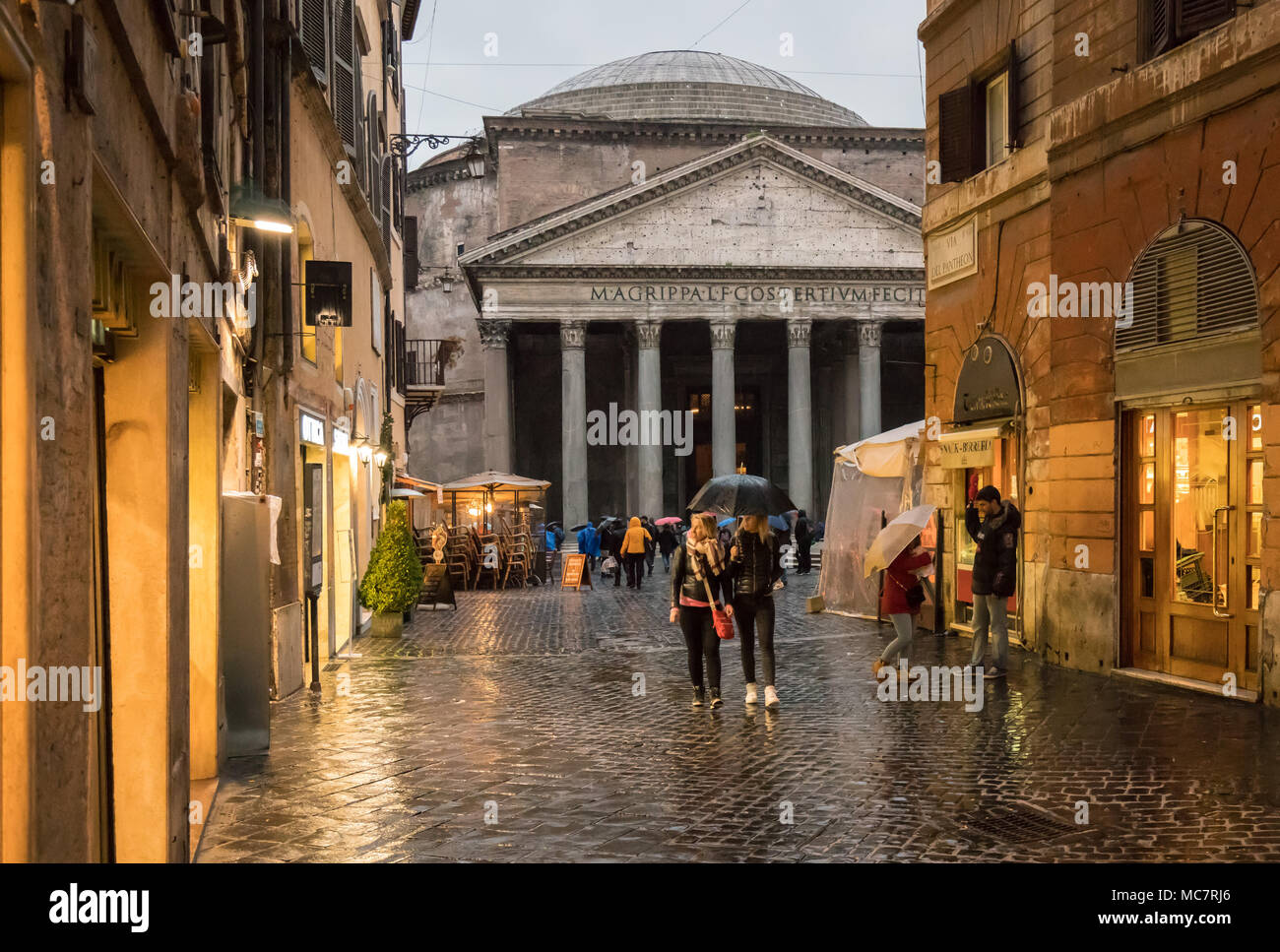 Street in ancient rome hi-res stock photography and images - Alamy