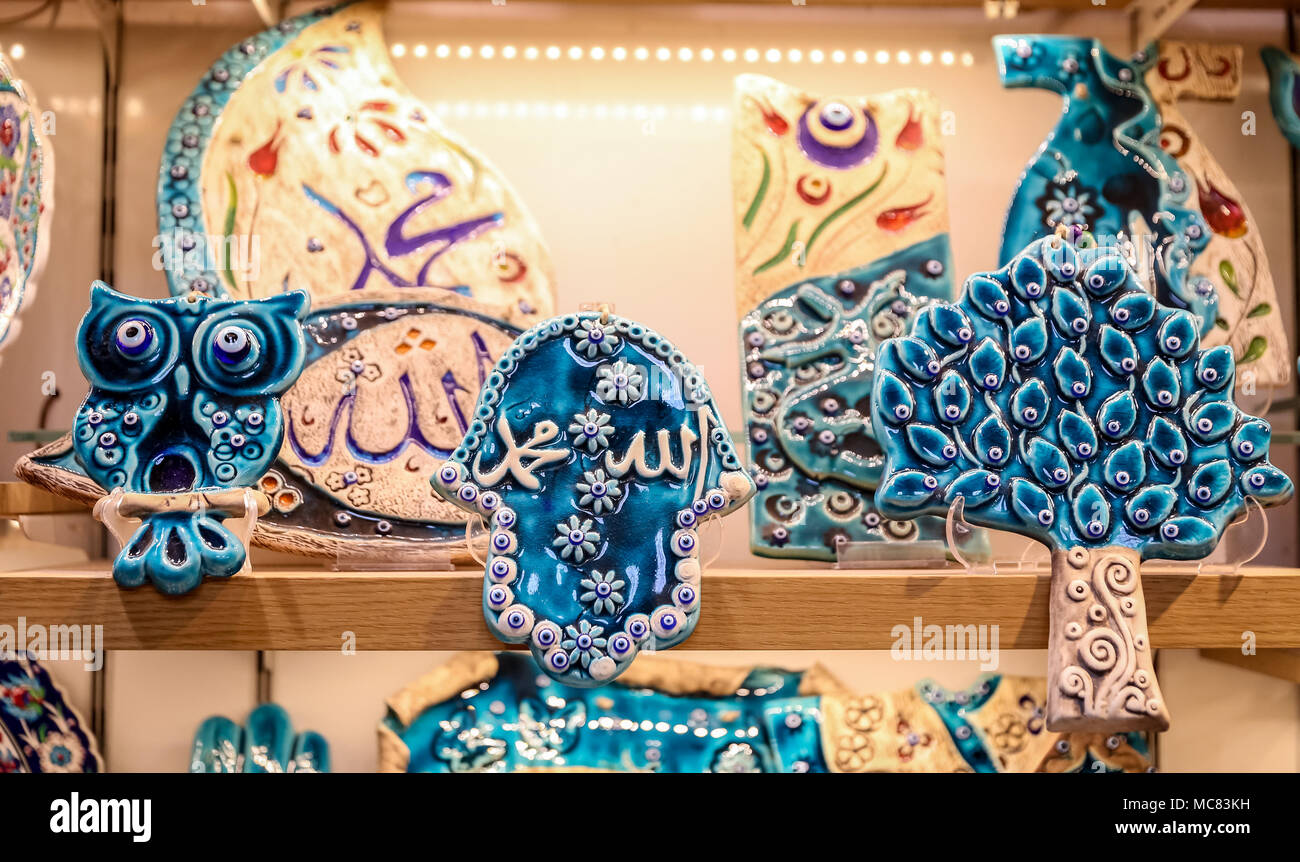 Turkish Ceramics in Grand Bazaar, Istanbul City, Turkey Stock Photo - Alamy