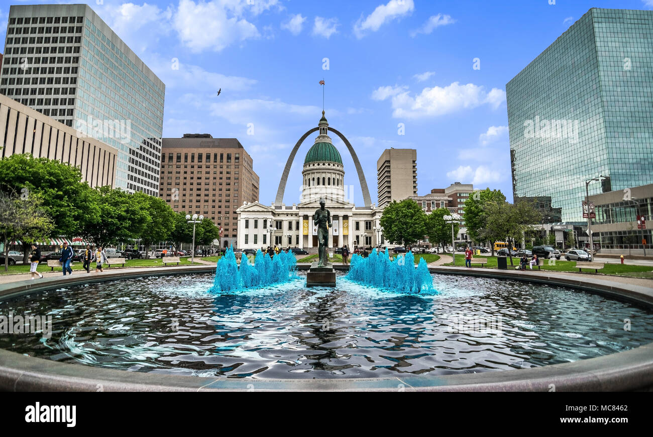 Old courthouse saint louis hi-res stock photography and images - Alamy