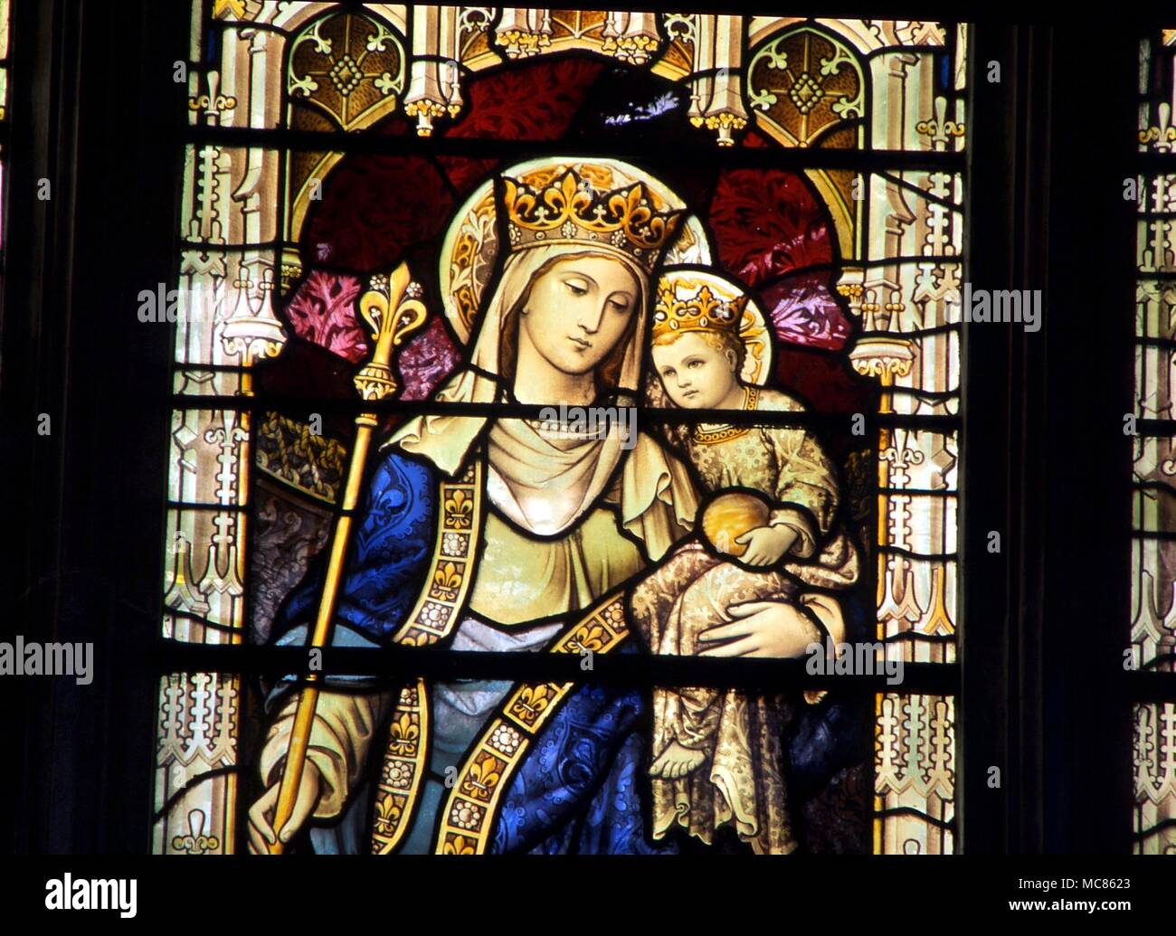 CHRISTIAN Mary the Virgin with Child. Mary, mother of Jesus, from the Three Maries window in the south wall of St Margaret's (parish) church, King's Lynn Stock Photo