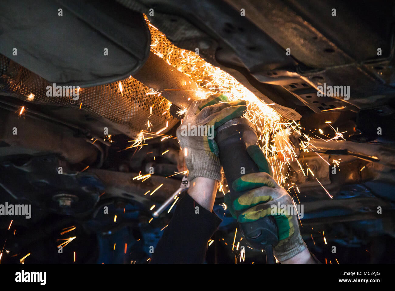 repairing of corrugation muffler of exhaust system in car