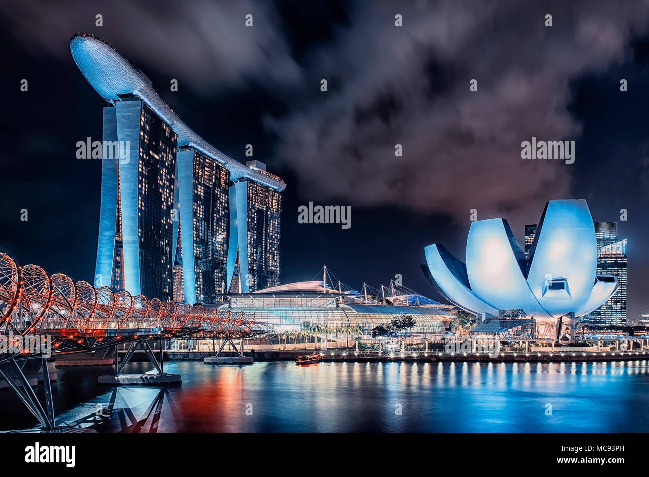 Night in marina bay sands hi-res stock photography and images - Alamy