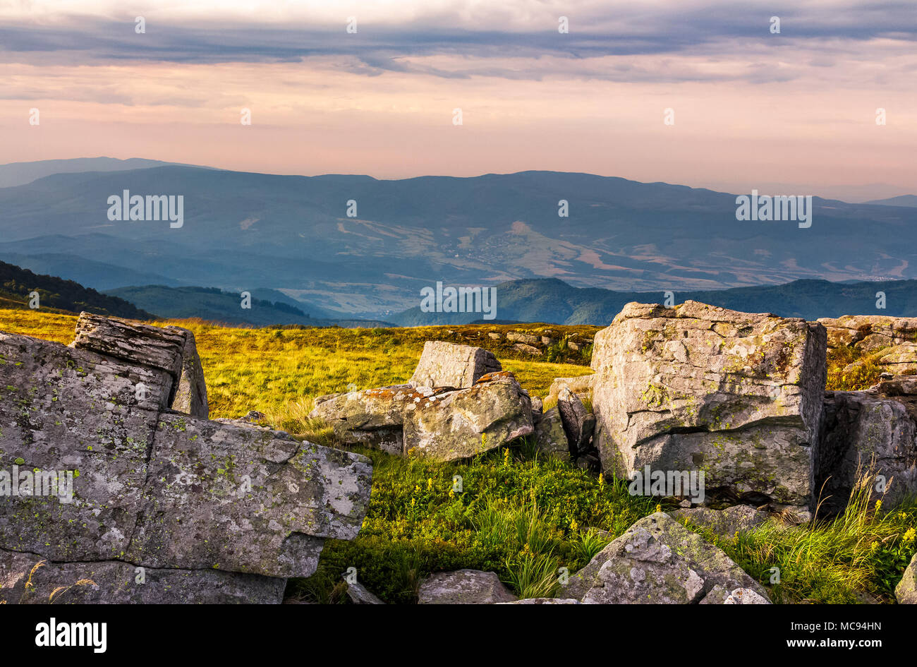 Beautiful sunset on cloudy day hi-res stock photography and images - Alamy