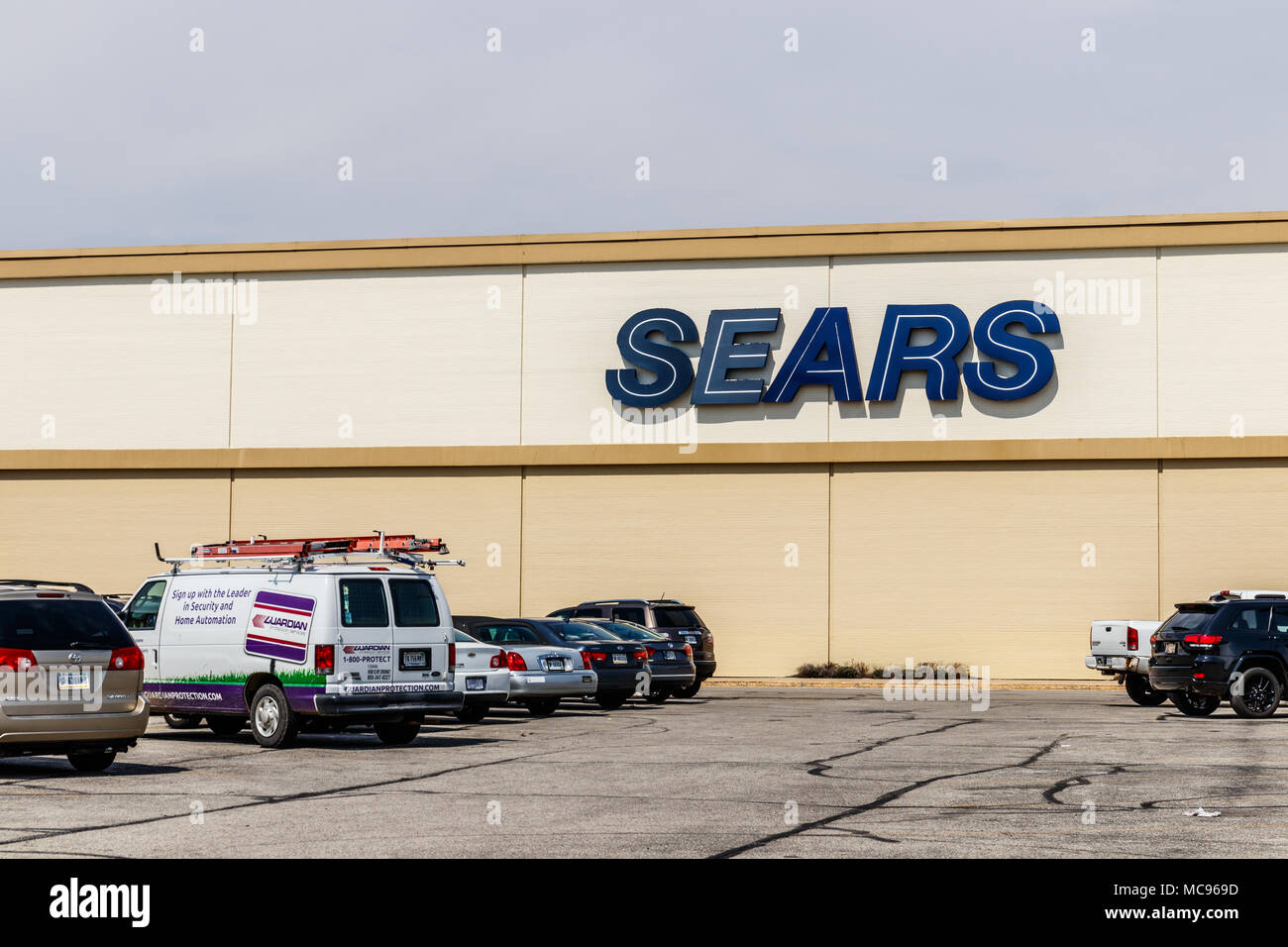 Indianapolis - Circa April 2018: Sears Retail Location. According to Sears Holdings, this will be another location that will be shuttered III Stock Photo