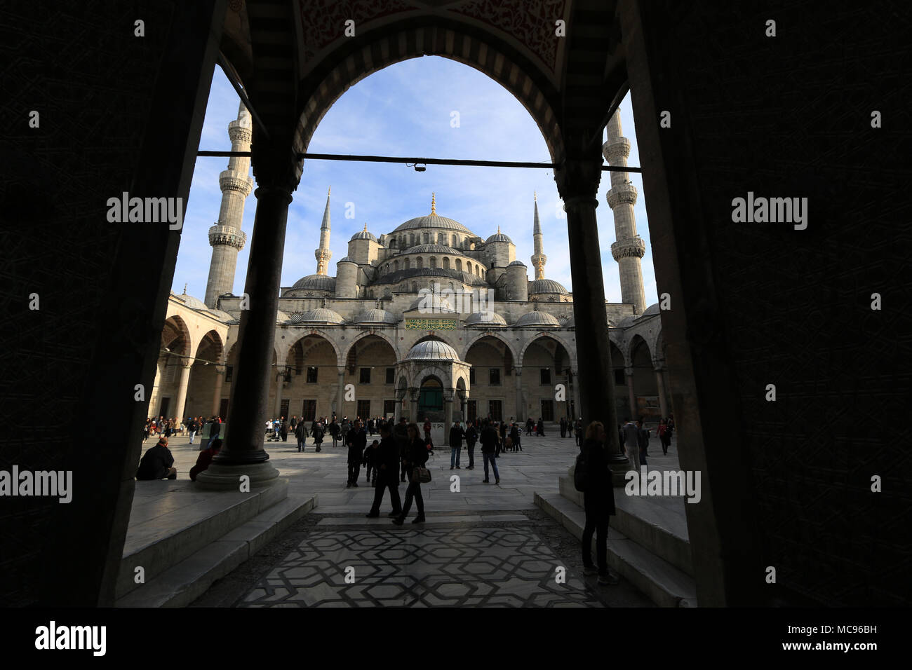 View of the courtyard of the Sultan Ahmed Mosque in Istanbul, Turkey ...