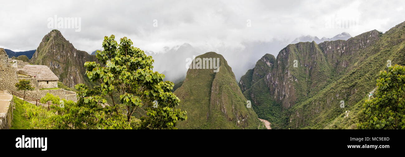 Detail of the Machu Picchu Inca citadel in Peru Stock Photo - Alamy