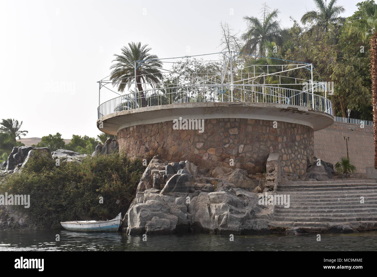 Life Is Like A Camera So Face It With A Smile Stock Photo Alamy