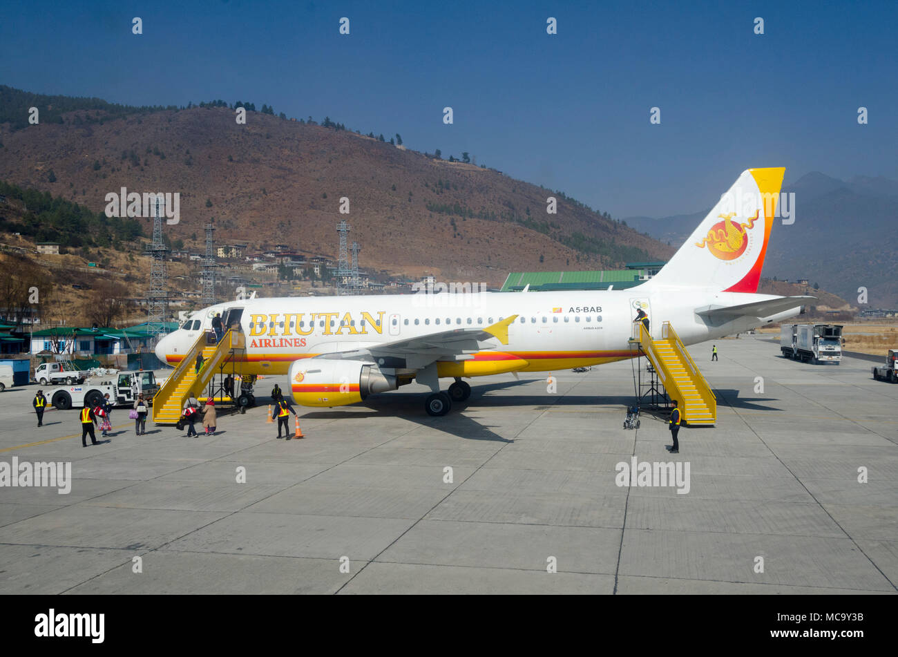 Bhutan Airlines Airbus A319 loading at Paro International Airport, Bhutan Stock Photo Alamy
