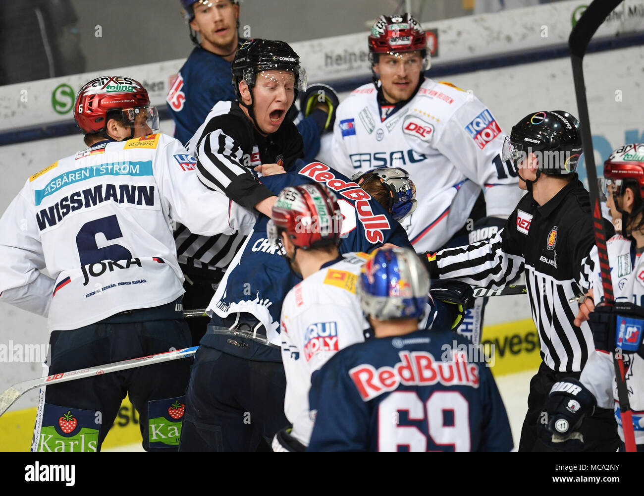 13 April 2018, Germany, Munich Ice hockey, German Ice Hockey League (DEL), EHC Red Bull Munich