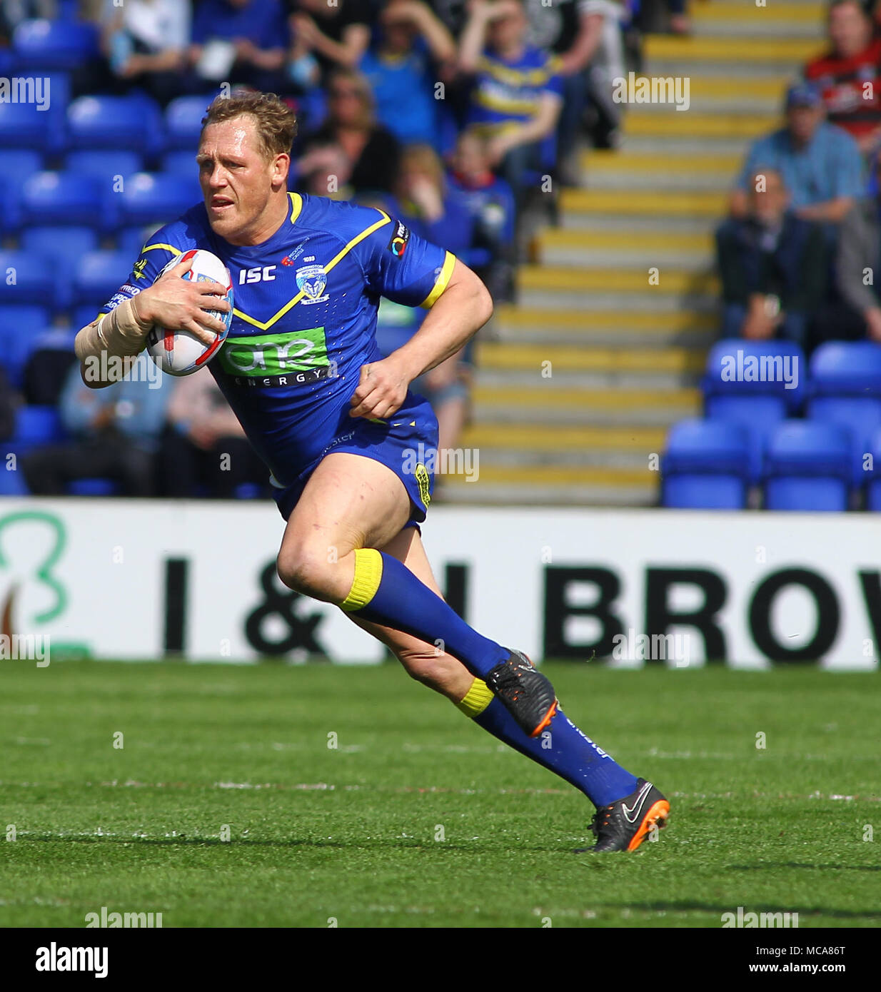 Halliwell Jones Stadium, Warrington, Cheshire, 14th April 2018 Betfred Super League Warrington Wolves vs Hull KR Ben Westwood of Warrington Wolves on the attack Credit Touchlinepics/Alamy Live News Stock Photo