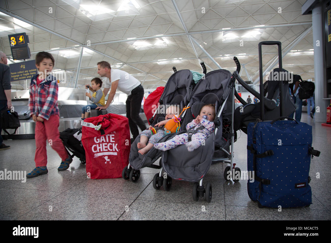Stroller through airport security cheap