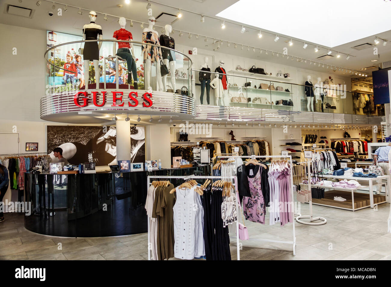 Page 3 - Guess Store High Resolution Stock Photography and Images - Alamy