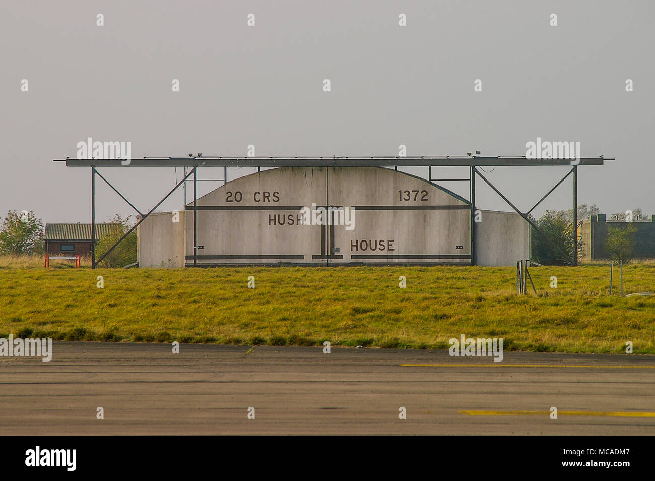 Hush House II hangar at the former RAF Upper Heyford airfield. Static engine test building number 1372. Noise reduction hangar for testing jet engines Stock Photo