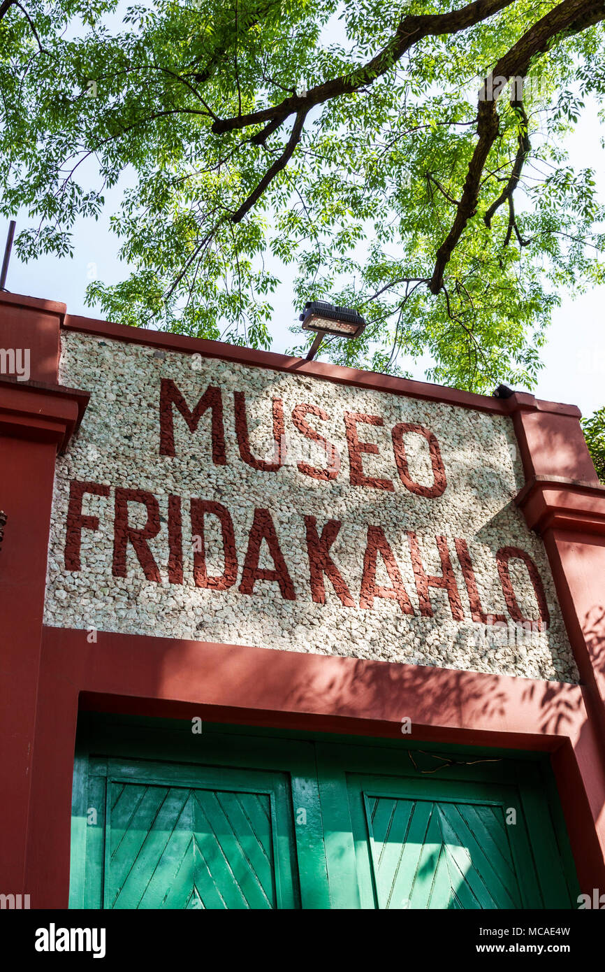 Mexico City,Mexican,Hispanic,Coyoacan,Del Carmen,Museo Frida Kahlo,museum,Caza Azul,Blue House,exterior outside MX180303017 Stock Photo