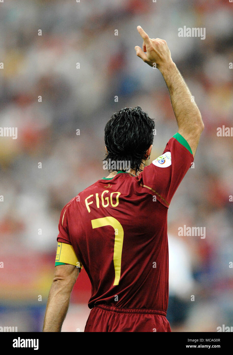 Luis figo portugal hi-res stock photography and images - Page 4 - Alamy Luis figo portugal hi-res stock photography and images - Page 4 - Alamy