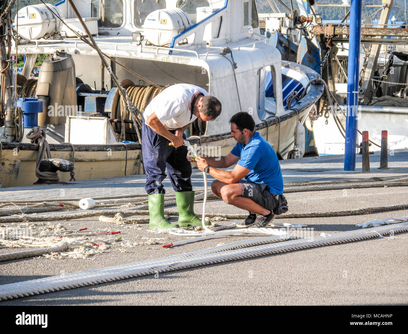 Splicing rope hi-res stock photography and images - Alamy