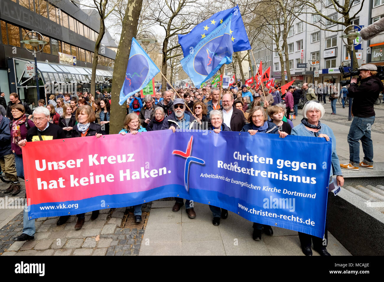 Dortmund, April 14th 2018: Counter-rally under the theme 'Dortmund - colorful instead of brown' against the march of right-wing parties such as the party 'Die Rechte' (the rights).   ---   Dortmund, 14. April 2018: Gegendemonstration unter dem Motto 'Dortmund - bunt statt braun' gegen den Marsch rechtsextremer Parteien wie der Partei 'Die Rechte'. Stock Photo