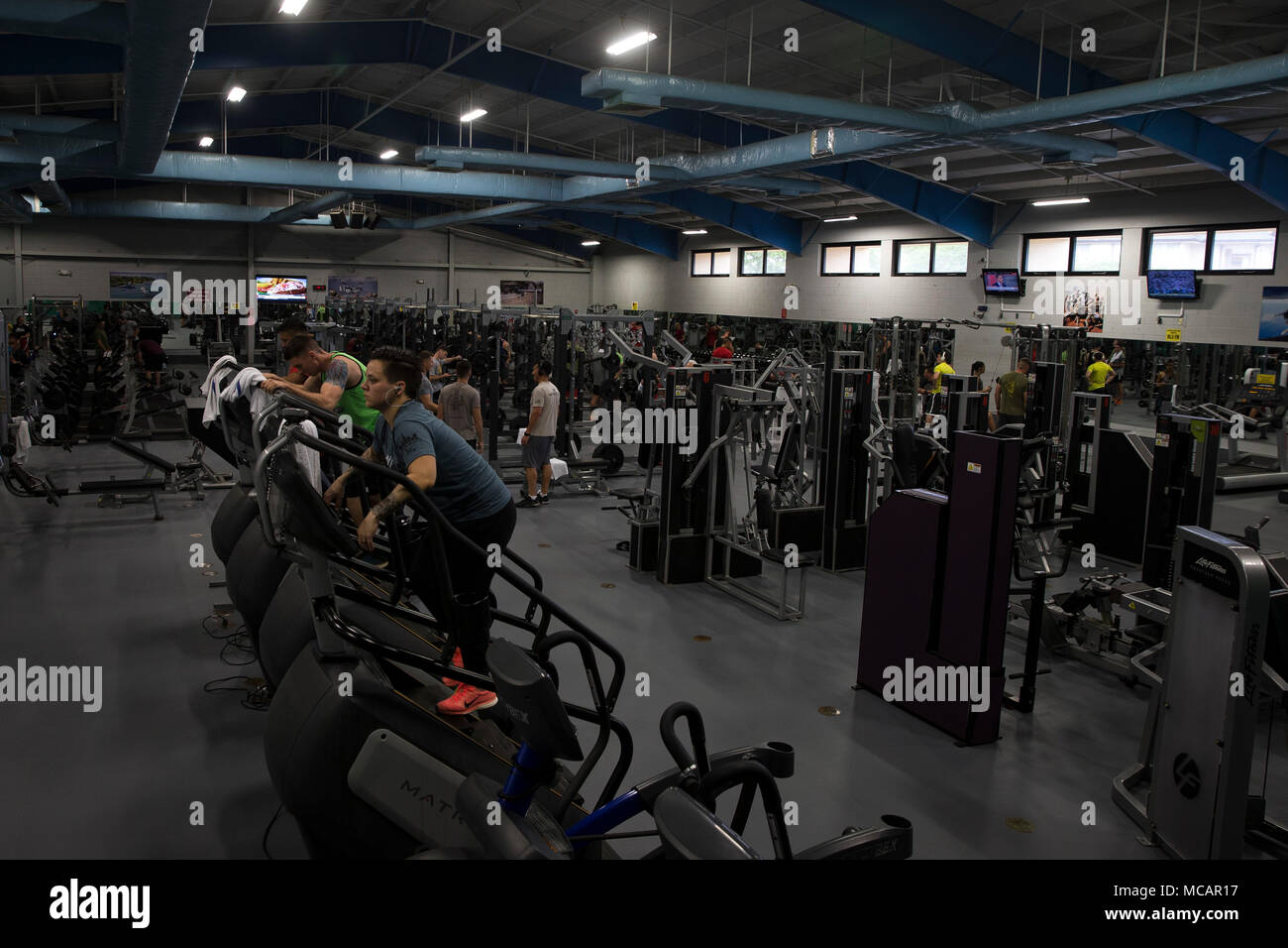 Semper fit gym hires stock photography and images Alamy