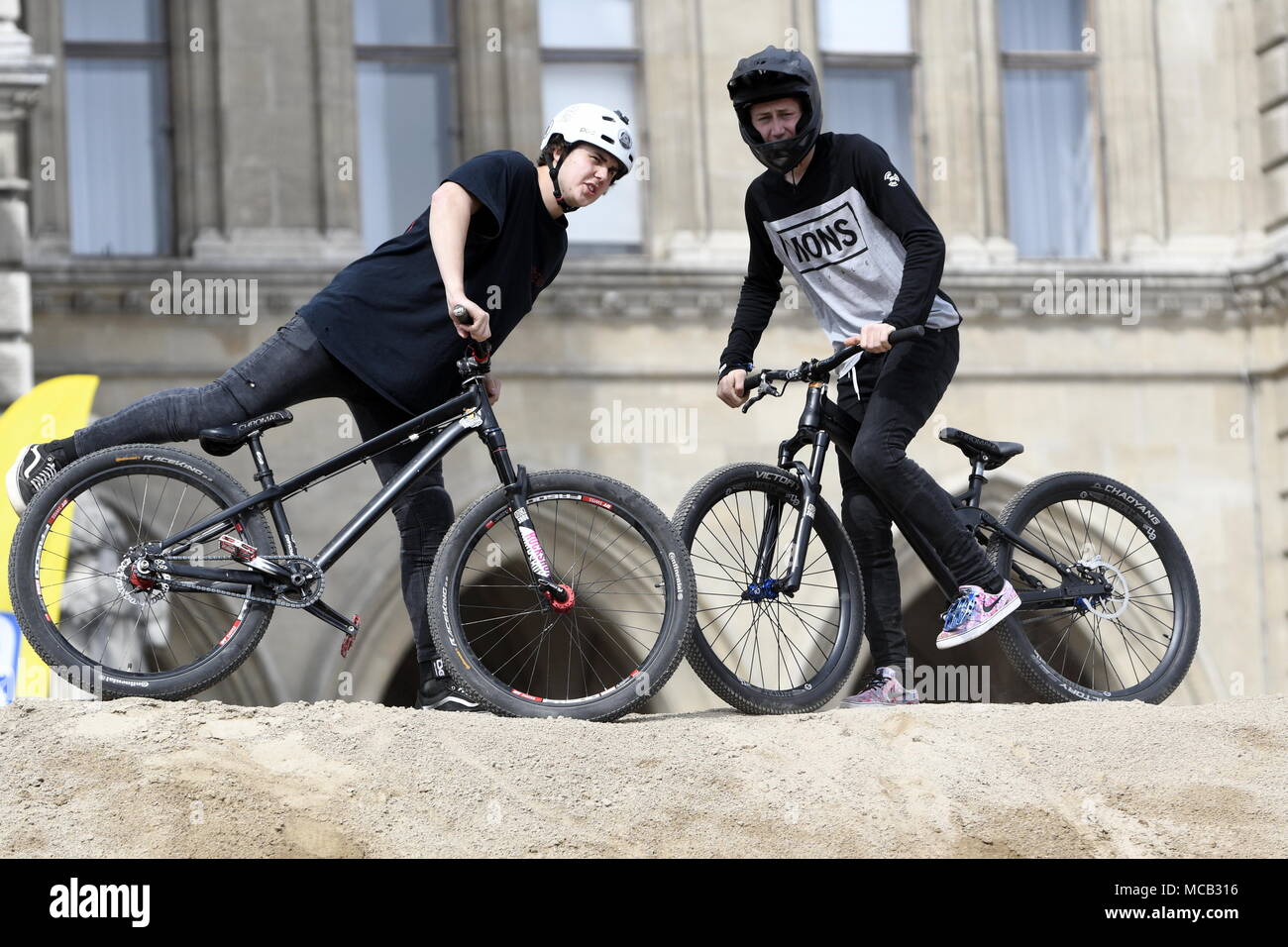 regenüberschuhe rennrad test Nogsay wasserdichte Überschuhe Fahrrad,Unisex Fahrrad Wasserdicht,Regenschuhe Fahrrad Überzieher,Regenschutz Gamaschen für Fahrradfahrer Reflektoren,Fahrrad Überschuhe Regen Sport & Freizeit PS-FGW114 Color:Regular/Green Me in my pedal