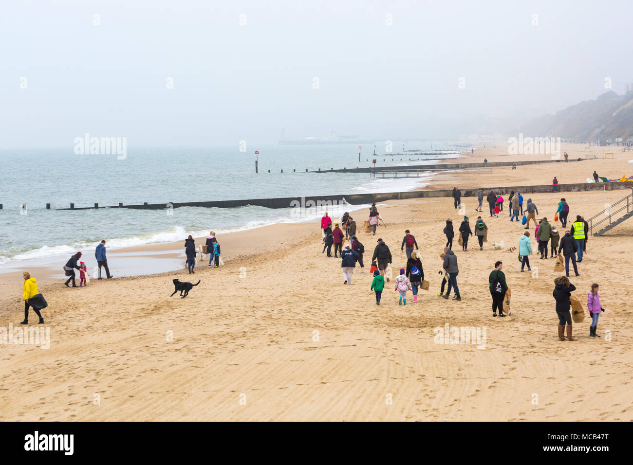 Children litter beach cleaning hires stock photography and images Alamy