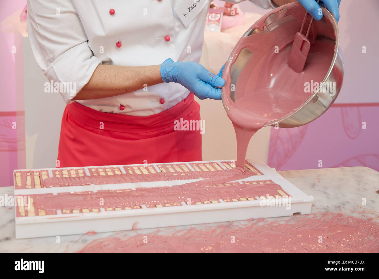 10 April 2018, Germany, Hamburg Chocolatier Kai Zieginger demonstrates