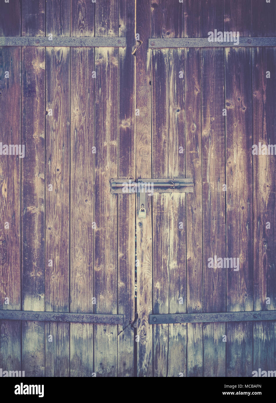 Old shed door hi-res stock photography and images - Alamy