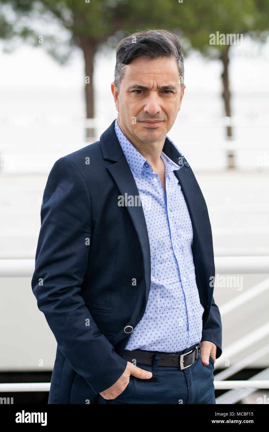 Business man with suit in outdoor ambient Stock Photo - Alamy