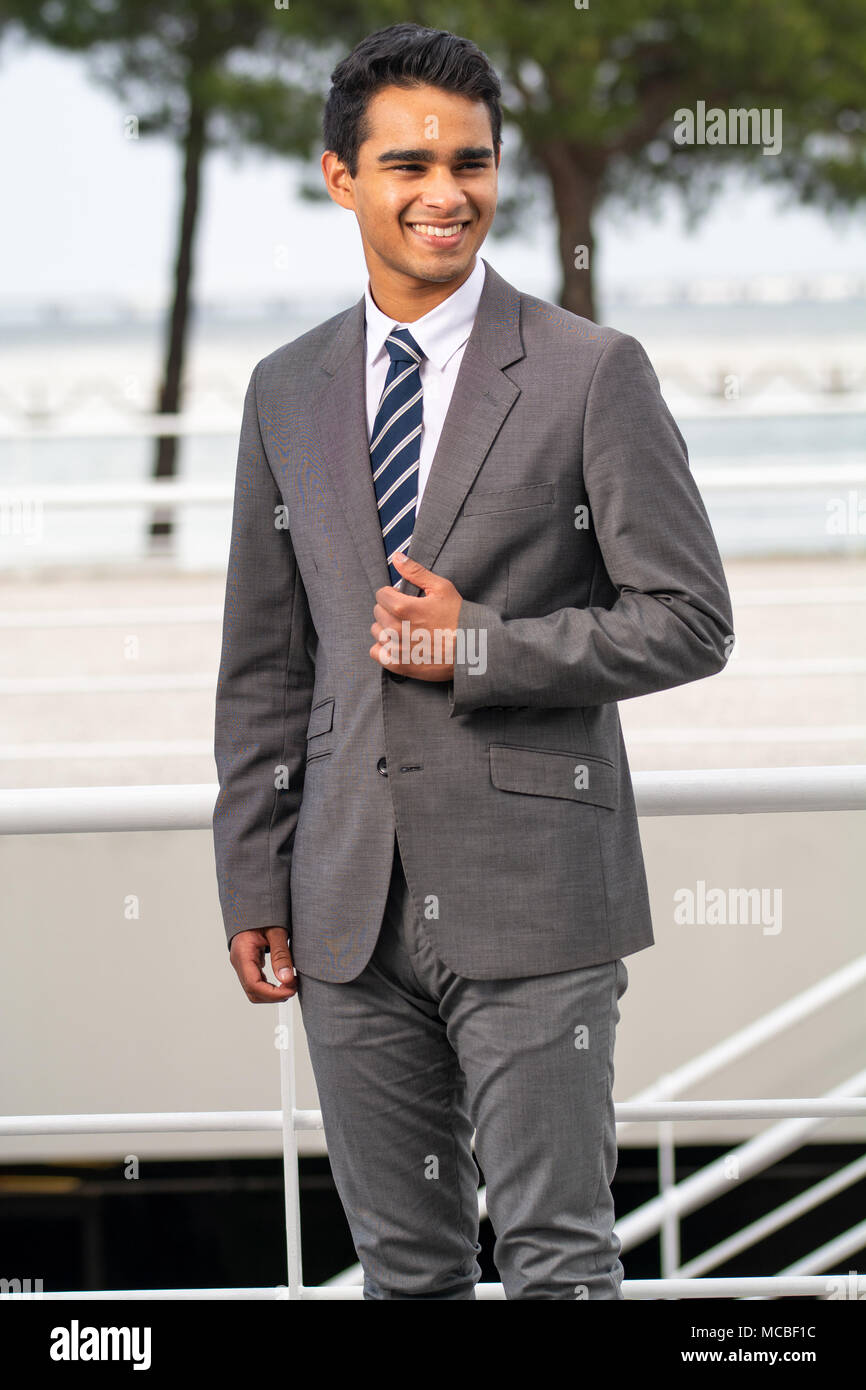 Business man with suit in outdoor ambient Stock Photo - Alamy