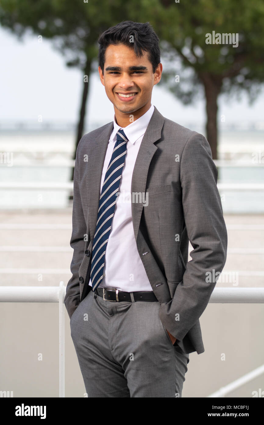 Business man with suit in outdoor ambient Stock Photo - Alamy