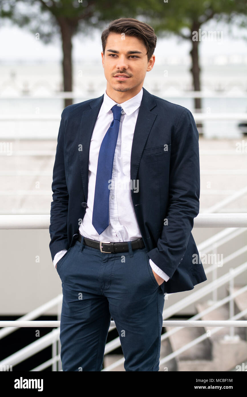 Business man with suit in outdoor ambient Stock Photo - Alamy