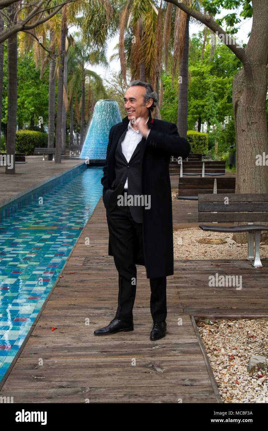 Business man with suit in outdoor ambient Stock Photo - Alamy