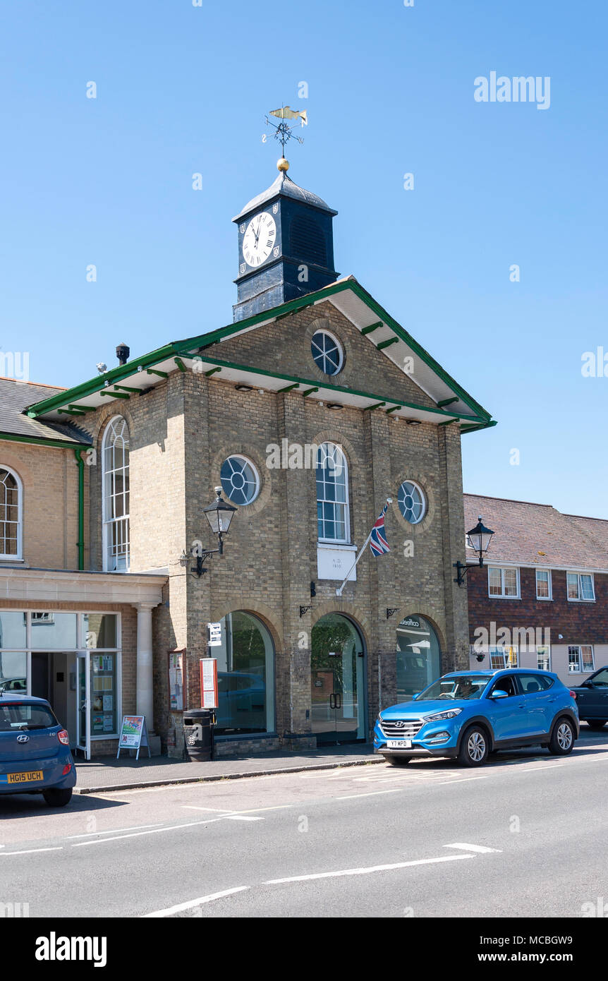 Town hall high street clock tower stockbridge hampshire town cen hires