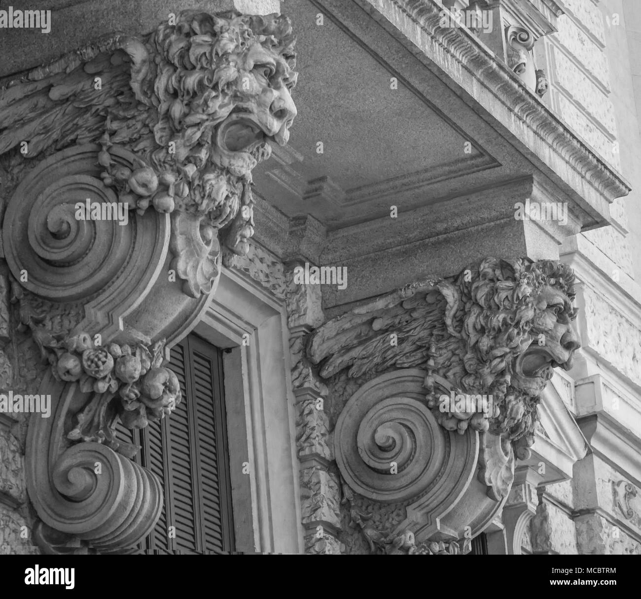 Support balcony Black and White Stock Photos Images Alamy