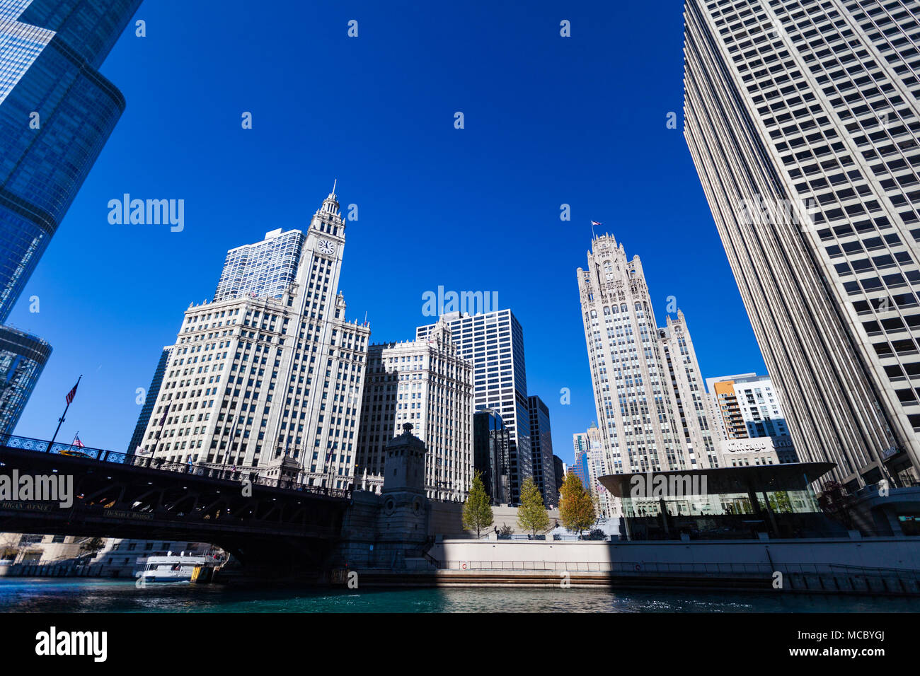 Tribune tower chicago tribune hires stock photography and images Alamy