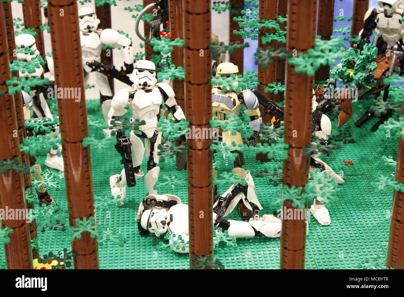 Featured image of post Lego Forest Background : Lego city police forest s.