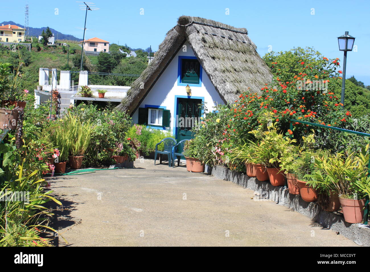 Casa de Santana', a traditional type of house in Madeira Islands, more  specifically in Santana region (Portugal) recreated in Minecraft :  r/Minecraftbuilds