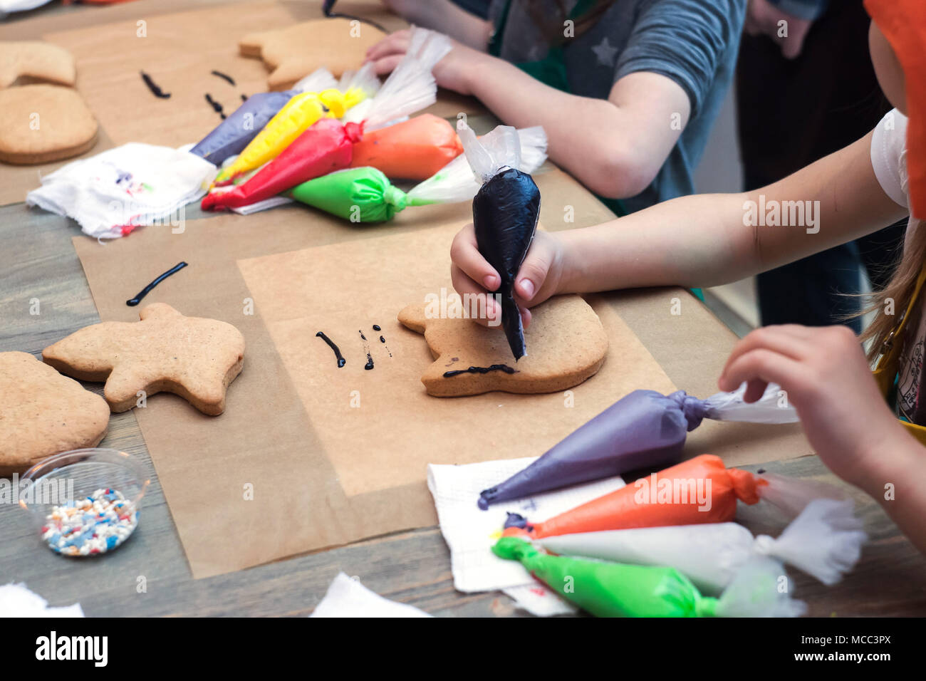Gingerbread Process Art Process study hi-res stock photography and images - Alamy
