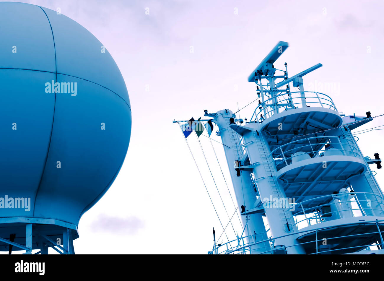 Ship radar hires stock photography and images Alamy
