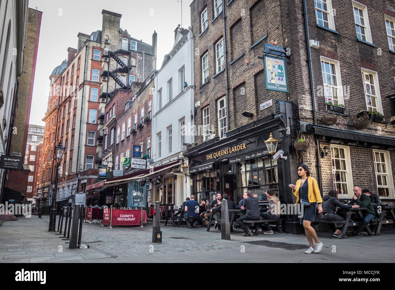 Queens larder pub hires stock photography and images Alamy