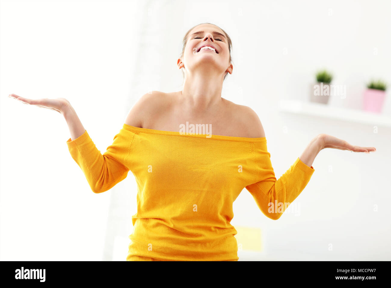 Happy smiling woman face hi-res stock photography and images - Alamy