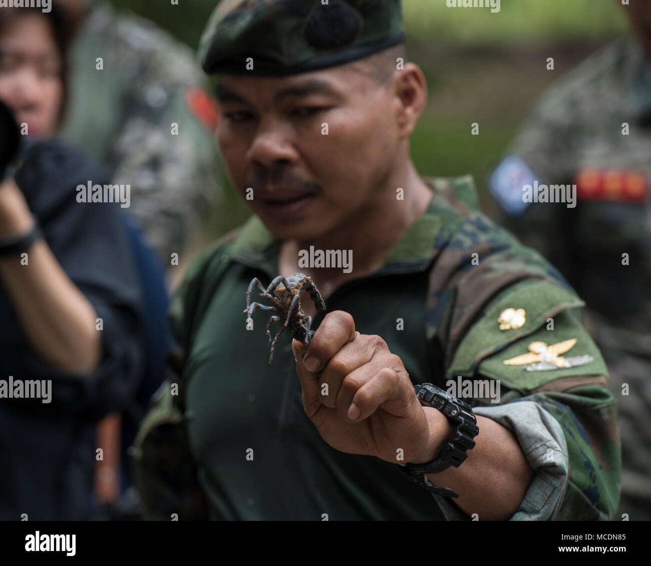 Royal Thai Marine Corps Sgt Maj Chaiwat Lodsin A Jungle Survival Training Instructor From Sattahip Chonburi Province Thailand Shows Republic Of Korea Royal Thai And U S Marines The Proper Way To Hold Royal Thai Marine Corps Sgt Maj Chaiwat Lodsin A Jungle Survival Training Instructor From Sattahip Chonburi Province Thailand Shows Republic Of Korea Royal Thai And U S Marines The Proper Way To Hold