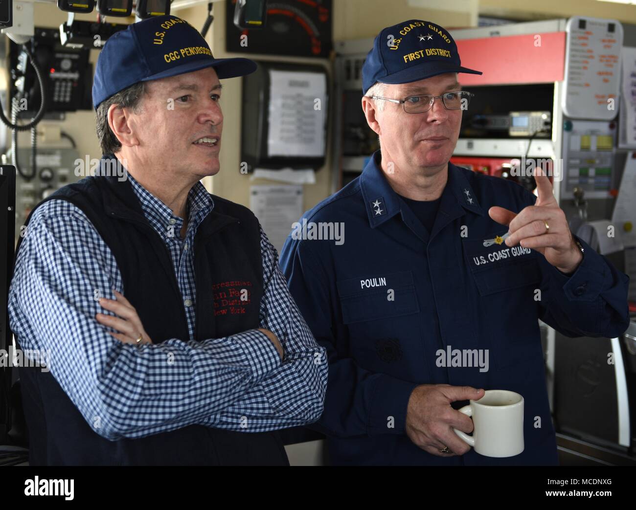 Bay class icebreaking tug hi-res stock photography and images - Alamy