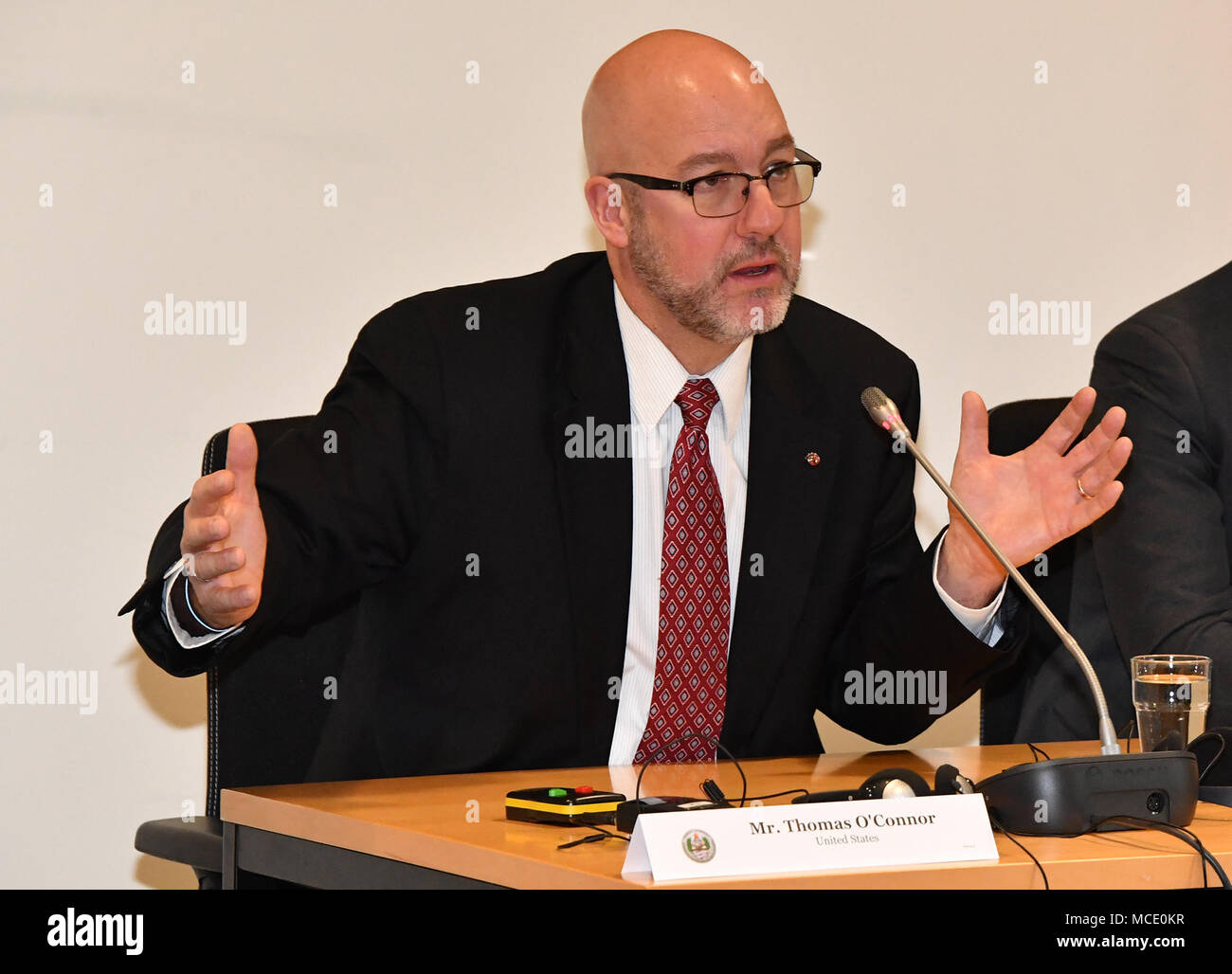 Special Agent Thomas F. O’Connor, with the U.S. Federal Bureau of Investigation’s Joint Terrorism Task Force, talks about right-wing terrorism to 68 security professionals from 45 countries attending the Program on Terrorism and Security Studies Feb. 26 at the George C. Marshall European Center for Security Studies in Garmisch-Partenkirchen. (Marshall Center photo by Karl-Heinz Wedhorn) Stock Photo