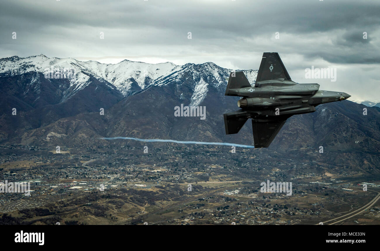 A U.S. Air Force F-35A Lightning II, assigned to the 4th Fighter ...